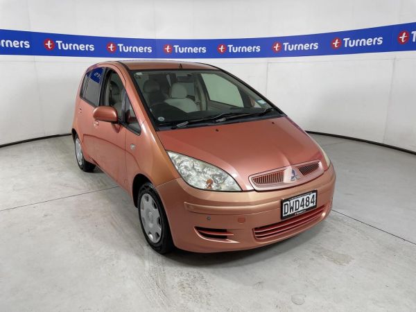 2004 Mitsubishi Colt Hatchback image