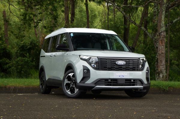 2025 Ford Transit COURIER TOURNEO ACTIVE 1.0P 7A FWD image