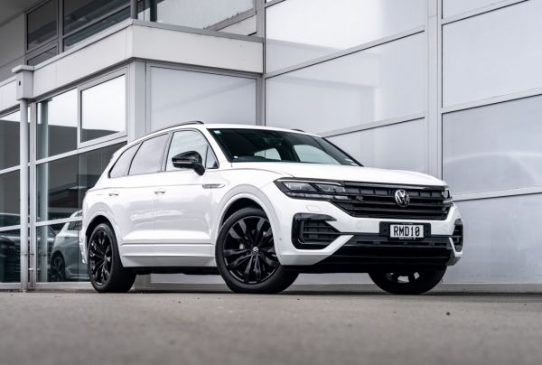 2023 Volkswagen Touareg V6S R-Line 210Kw Black Pack image