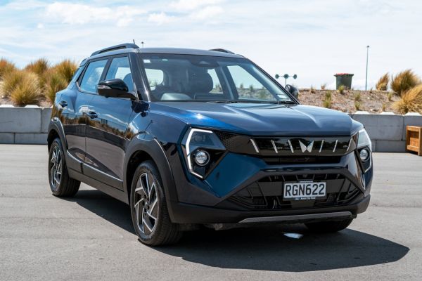 2025 Mahindra XUV3XO AX7L 1.2 litre 6spd Auto image