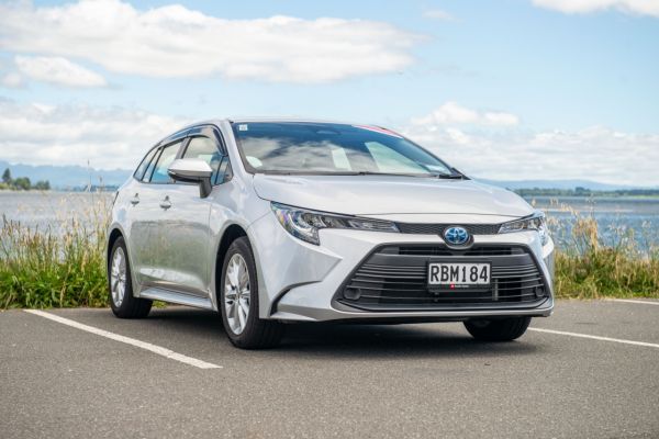 2025 Toyota Corolla GX 1.8 HEV Wagon image