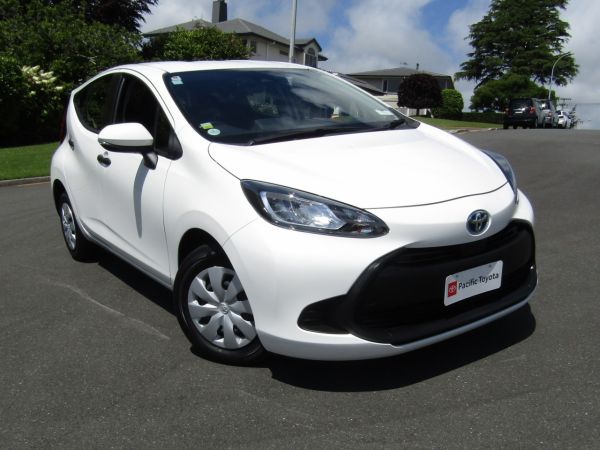 2022 Toyota Aqua 1.5 Hybrid image