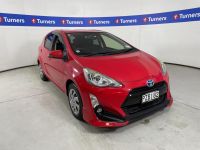 Image for 2015 Toyota Aqua Hatchback