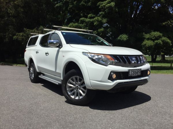 2017 Mitsubishi Triton GLXR 2WD D/C 2.4L 6sp MANUAL image