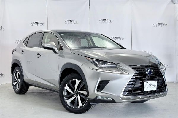 2018 Lexus NX 300h 30709km, Eletric tail gate,Service history image