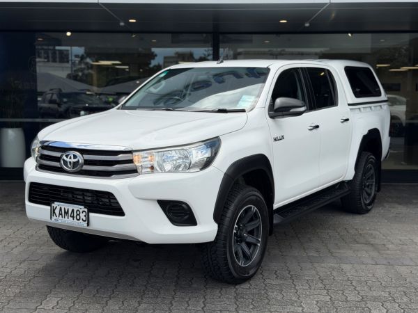 2016 Toyota Hilux SR 2.8T/D 2WD image