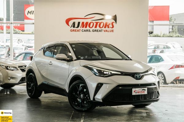 2020 Toyota C-HR Wagon Facelift / G Top Spec / Black Wheels image