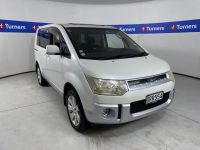 Image for 2011 Mitsubishi Delica Wagon