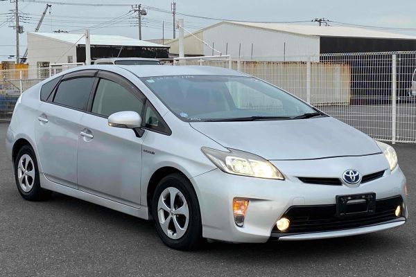 2014 Toyota Prius Hatchback S image