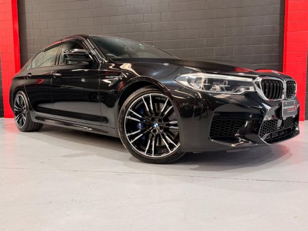 2018 BMW M5 Sedan 4.4 V8 TT 4WD image