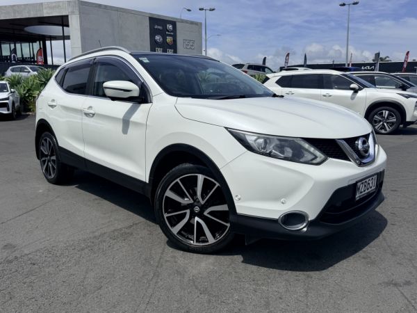 2017 Nissan Qashqai SUV TI PETROL AUTOMATIC image
