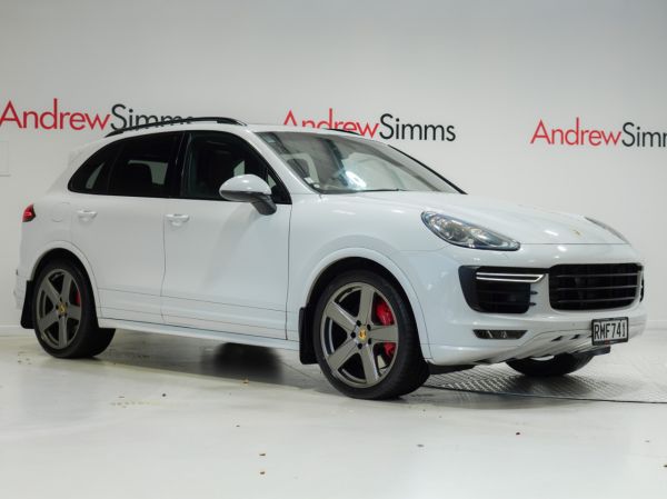 2016 Porsche Cayenne GTS 3.6P 4WD 8AT 5Dr image