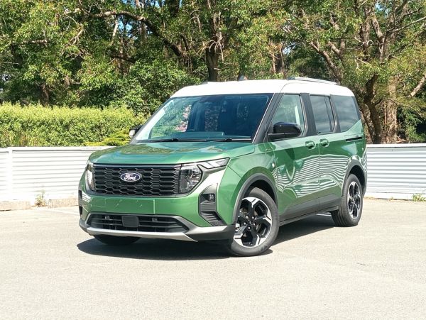 2026 Ford Tourneo Transit Courier1.0P/7At image