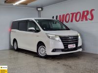Image for 2015 Toyota Noah Van HYBRID X