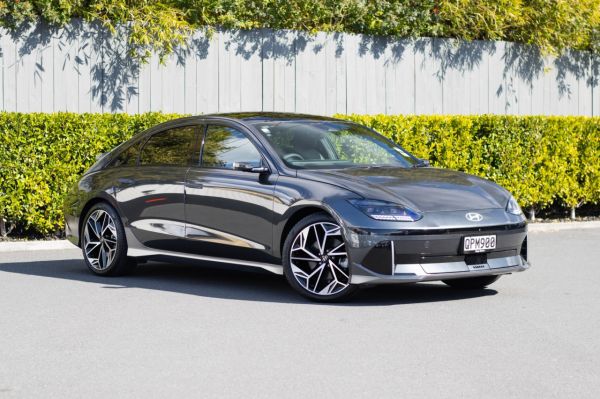 2024 Hyundai IONIQ 6 77.4 kWh AWD Limited image