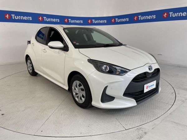 2020 Toyota Yaris Hatchback HYBRID image