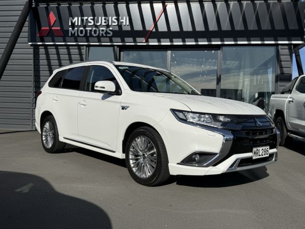 2020 Mitsubishi Outlander XLS PHEV 4WD image