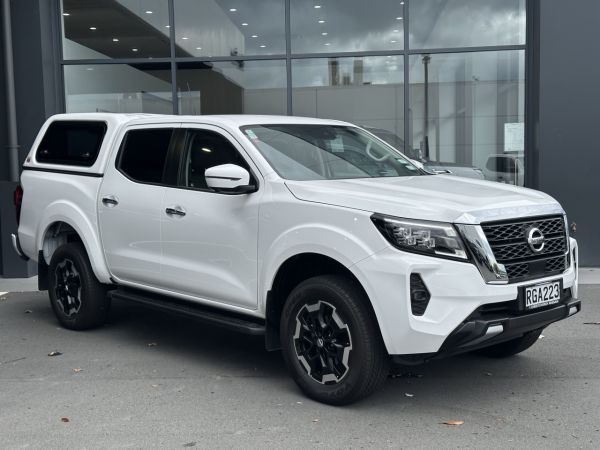 2025 Nissan Navara ST-X 4WD image