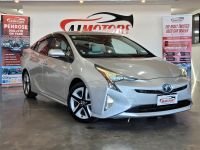 Image for 2017 Toyota Prius Hatchback 5D