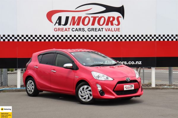 2017 Toyota Aqua Hatchback 1.5L PETROL HYBRID image