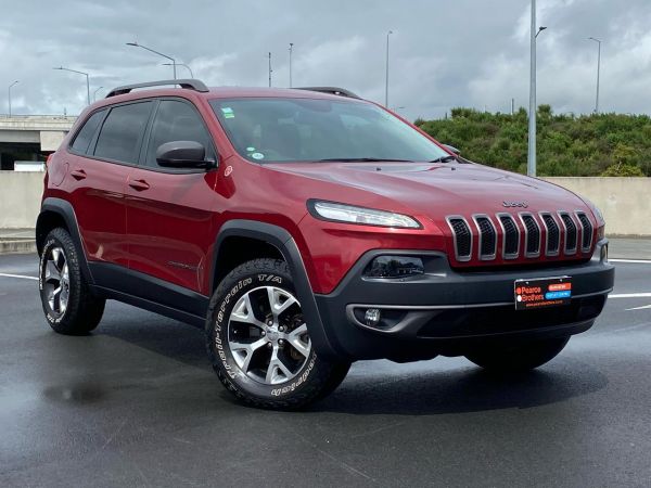2016 Jeep Cherokee SUV TRAILHAWK 4X4 image