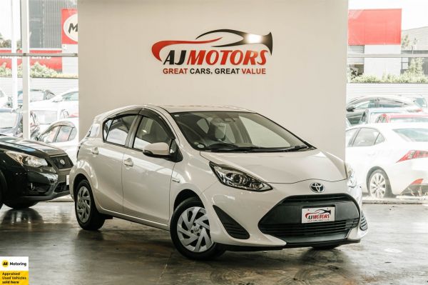 2018 Toyota Aqua Hatchback New Shape / Toyota Safety Sense image