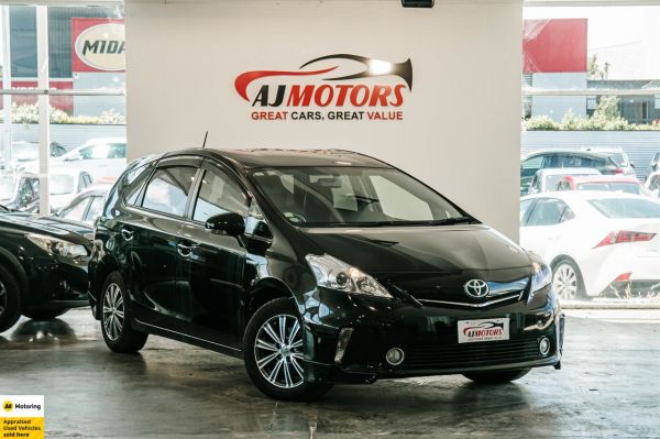 2013 Toyota Prius Wagon Alpha | Hybrid | 7 Seats image