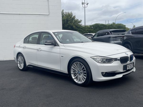 2012 BMW 328i 2.0 At D/ab 4dr Abs image