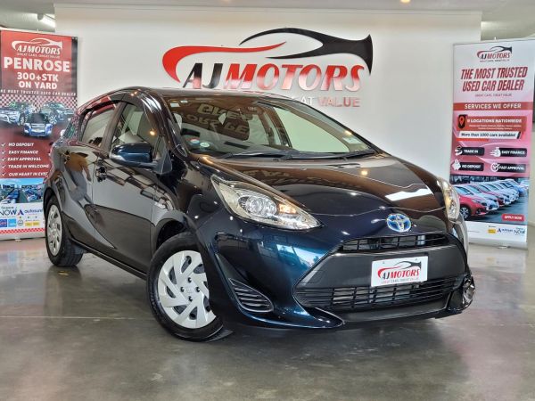 2017 Toyota Aqua Hatchback New Shape image