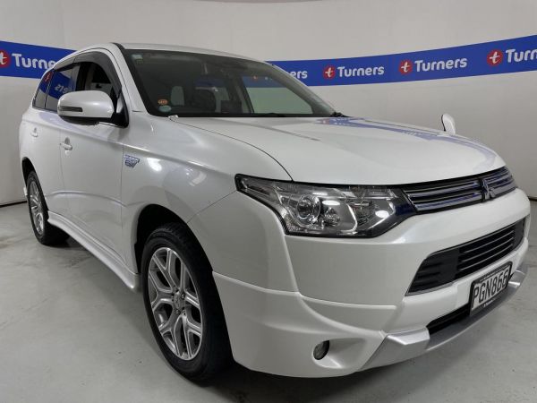 2013 Mitsubishi Outlander Wagon PHEV image