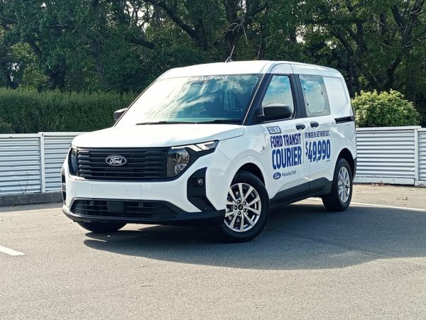 2025 Ford Transit Courier1.0P/7At image