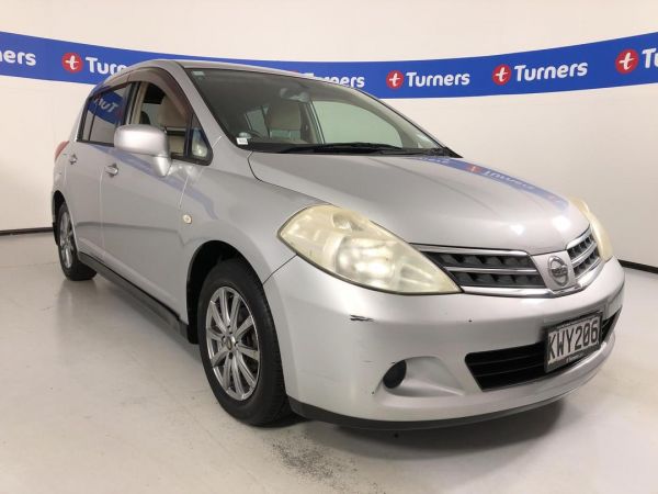 2009 Nissan Tiida Hatchback image