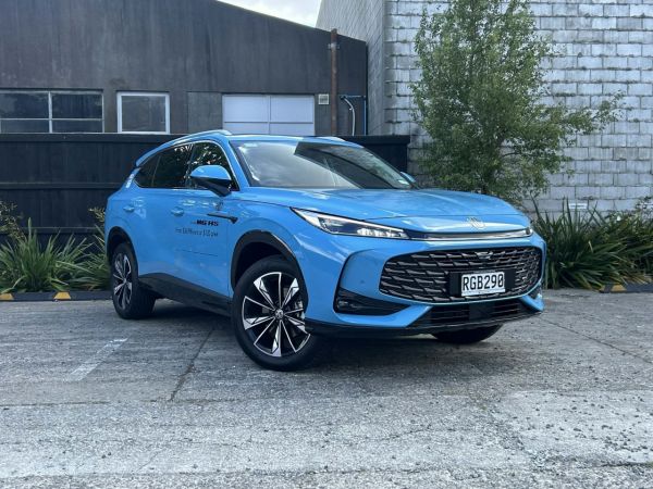 2025 MG HS Essence DCT image