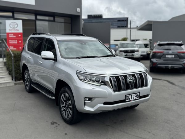 2024 Toyota Land Cruiser Prado VX 2.8 Diesel 4 Wheel Drive 6 speed Automatic image
