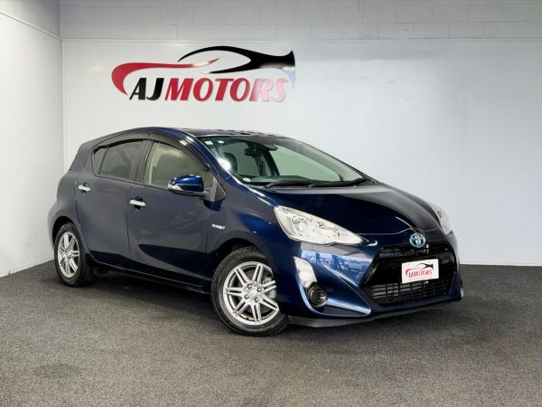 2016 Toyota Aqua Hatchback 1.5L/HV image