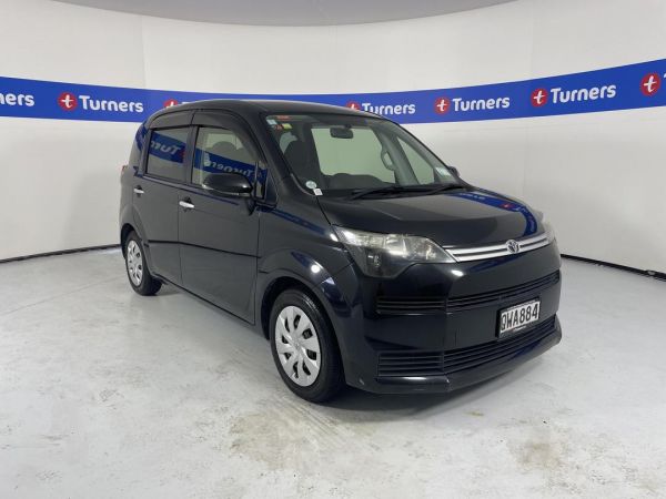 2015 Toyota Spade Wagon image