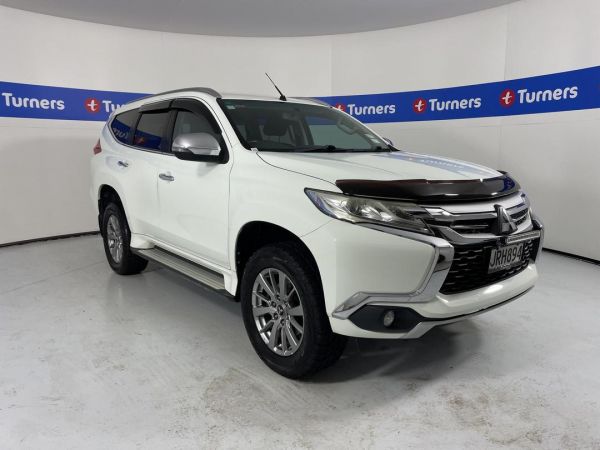 2016 Mitsubishi Pajero Sport SUV XLS image