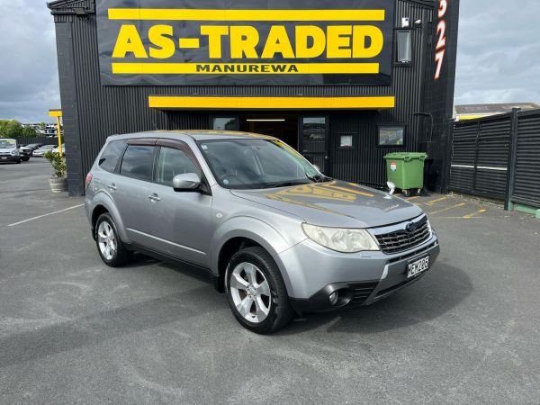 2010 Subaru Forester Wagon 2.0 AUTO AWD FRESH AND SERVICE image