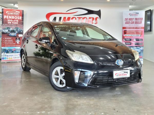 2013 Toyota Prius Hatchback S image