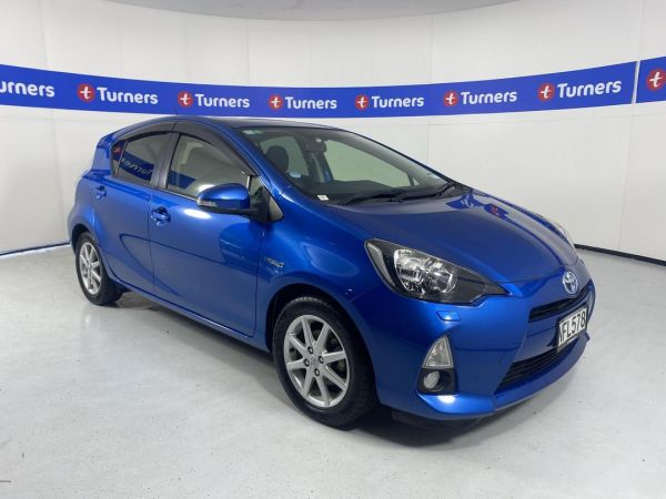 2013 Toyota Aqua Hatchback HYBRID image