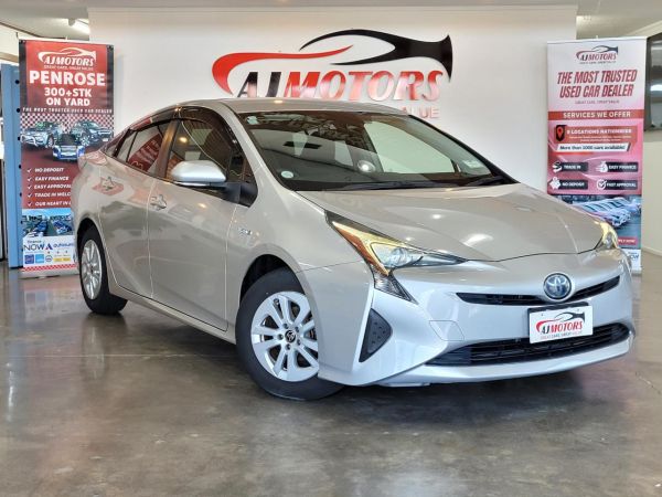 2018 Toyota Prius Hatchback Bluetooth Rev Cam image