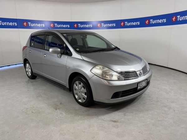 2005 Nissan Tiida Hatchback image