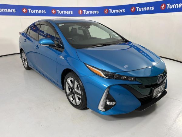 2018 Toyota Prius Hatchback image