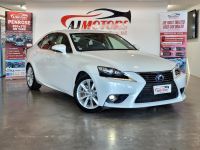 Image for 2014 Lexus IS 300H Sedan Version L