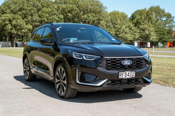 2025 Ford Escape ST-Line X AWD FHEV 2.5 litre image