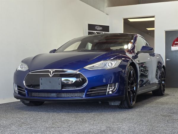 2016 Tesla Model S Sedan P90D image