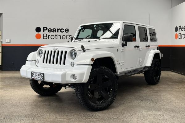 2015 Jeep Wrangler UNLIMITED, 4X4, 20"MAGS, RECARO SEATS image
