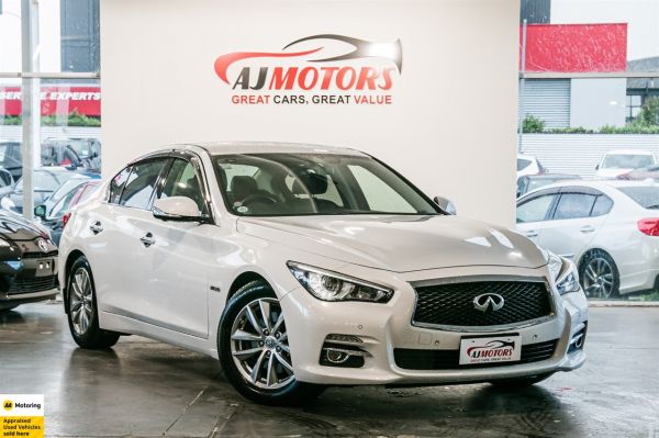 2016 Nissan Skyline Sedan 350GT HYBRID / Alloy Wheel / 360 Camera image