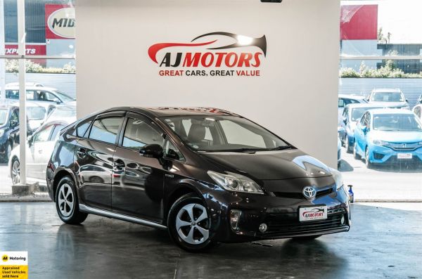2012 Toyota Prius Wagon 5D S MYCOORDE image