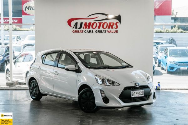 2015 Toyota Aqua Hatchback 1.5L PETROL HYBRID image